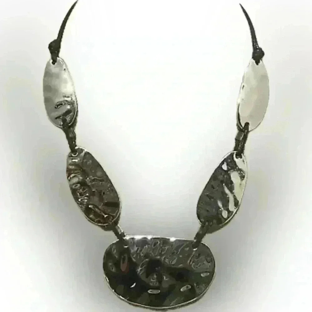 🛑 3 for$25 deal. SHINY black SILVER TONE METAL PEBBLE PANELS
LINKED NECKLACE